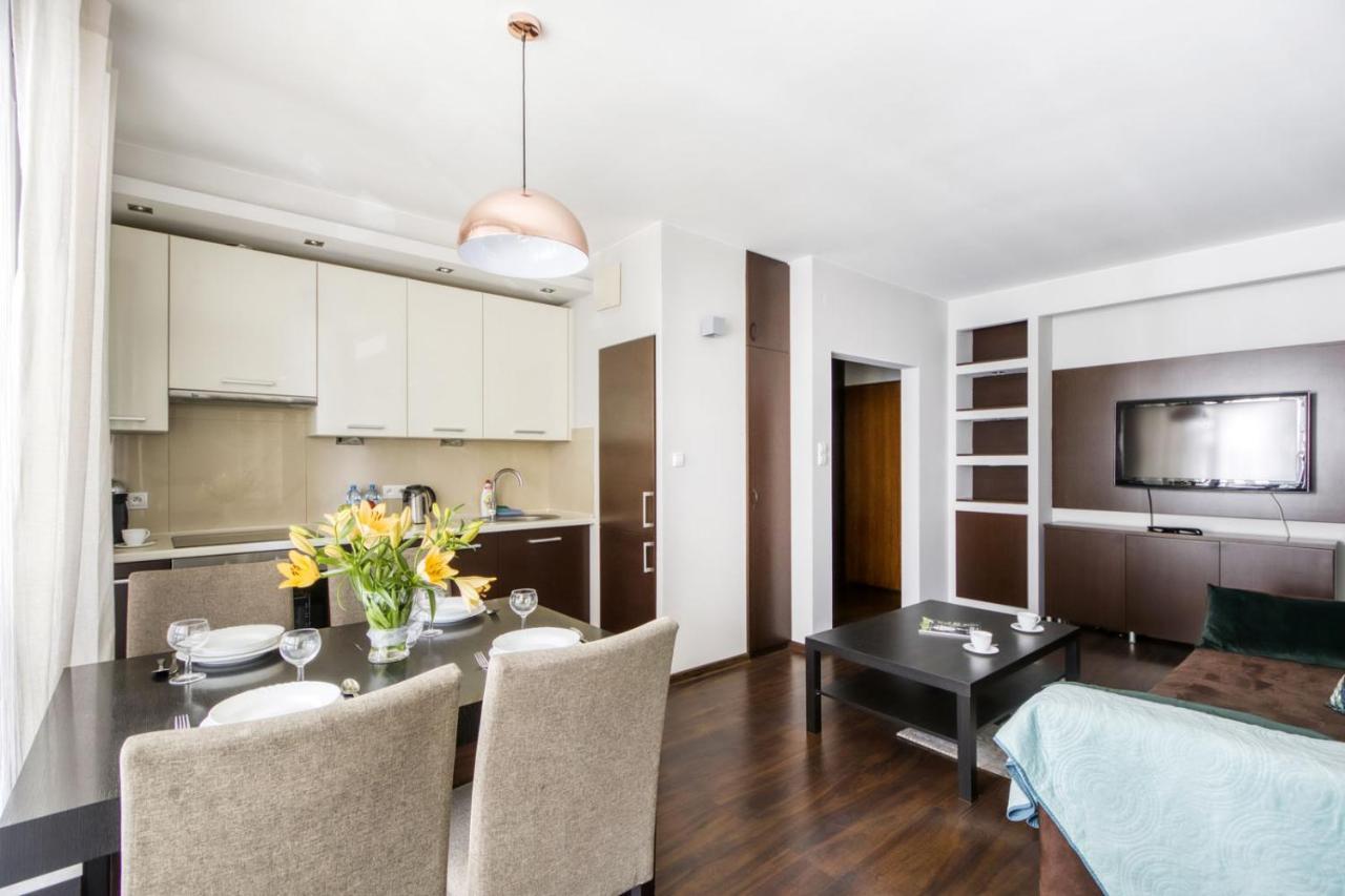 Mg Apartments Gieldowa Варшава Екстериор снимка