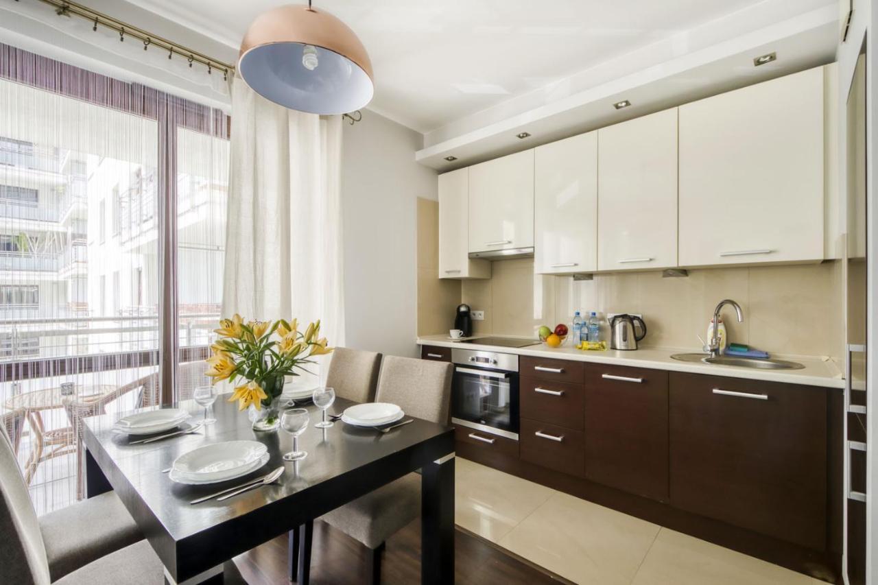 Mg Apartments Gieldowa Варшава Екстериор снимка