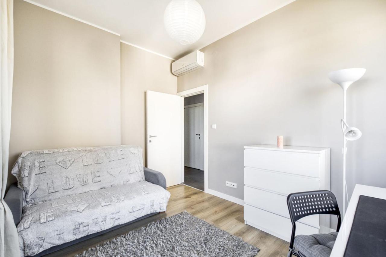 Mg Apartments Gieldowa Варшава Екстериор снимка