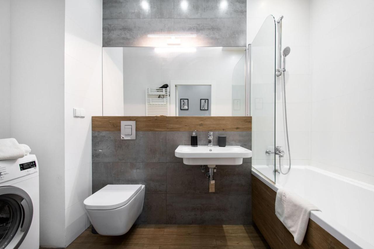 Mg Apartments Gieldowa Варшава Екстериор снимка