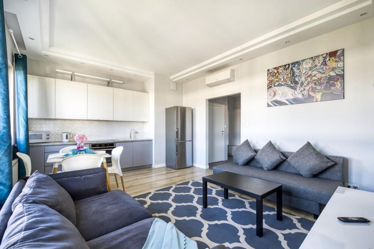 Mg Apartments Gieldowa Варшава Екстериор снимка