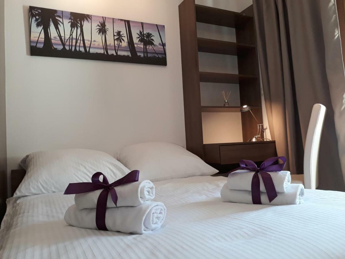 Mg Apartments Gieldowa Варшава Екстериор снимка