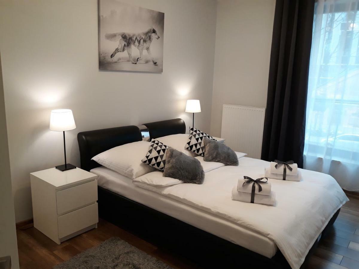Mg Apartments Gieldowa Варшава Екстериор снимка