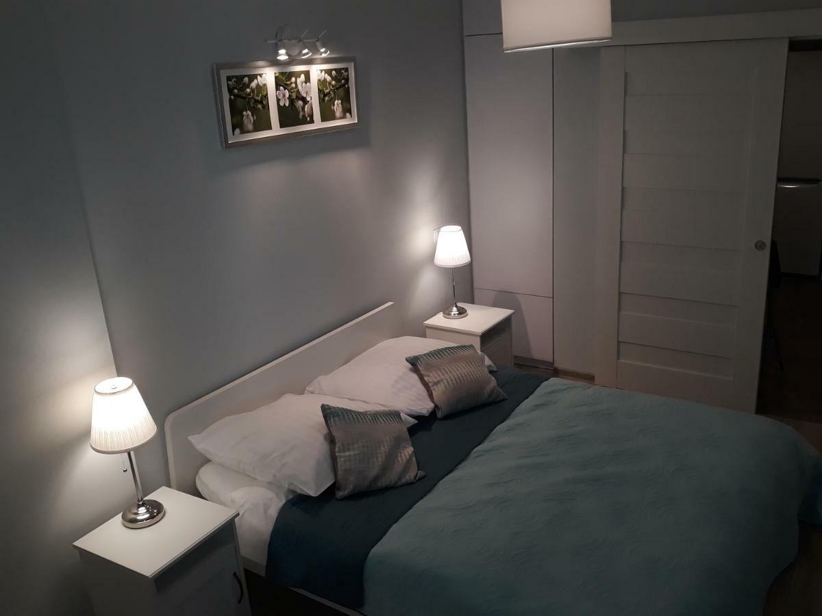 Mg Apartments Gieldowa Варшава Екстериор снимка