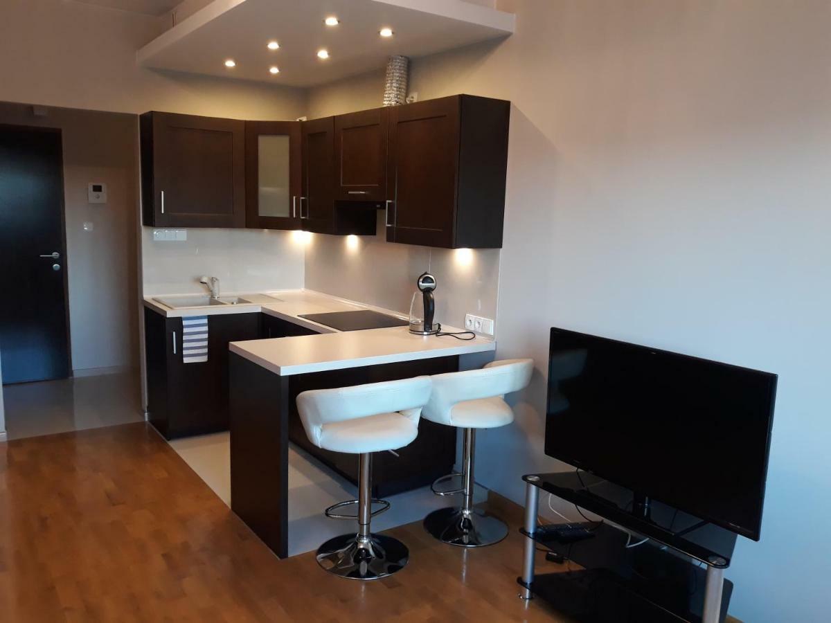Mg Apartments Gieldowa Варшава Екстериор снимка