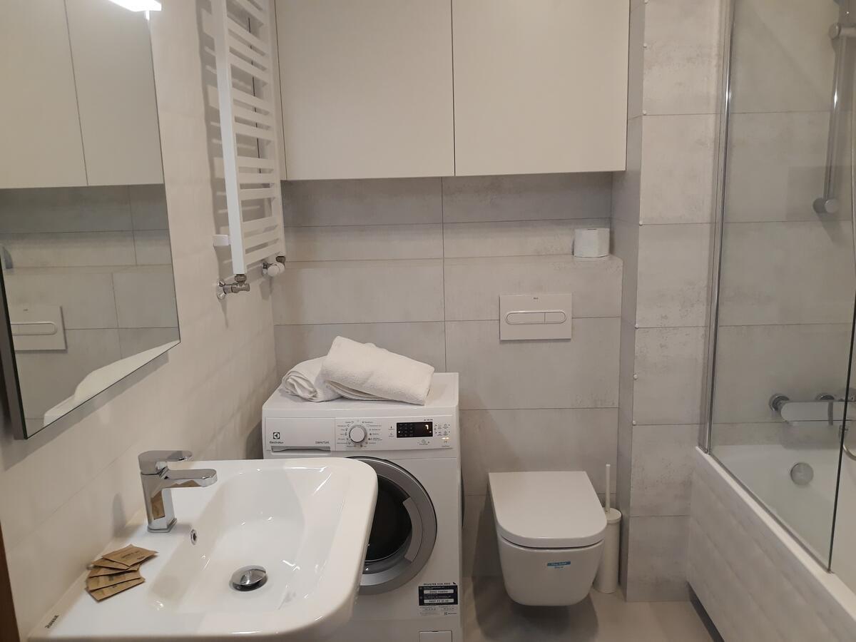 Mg Apartments Gieldowa Варшава Екстериор снимка